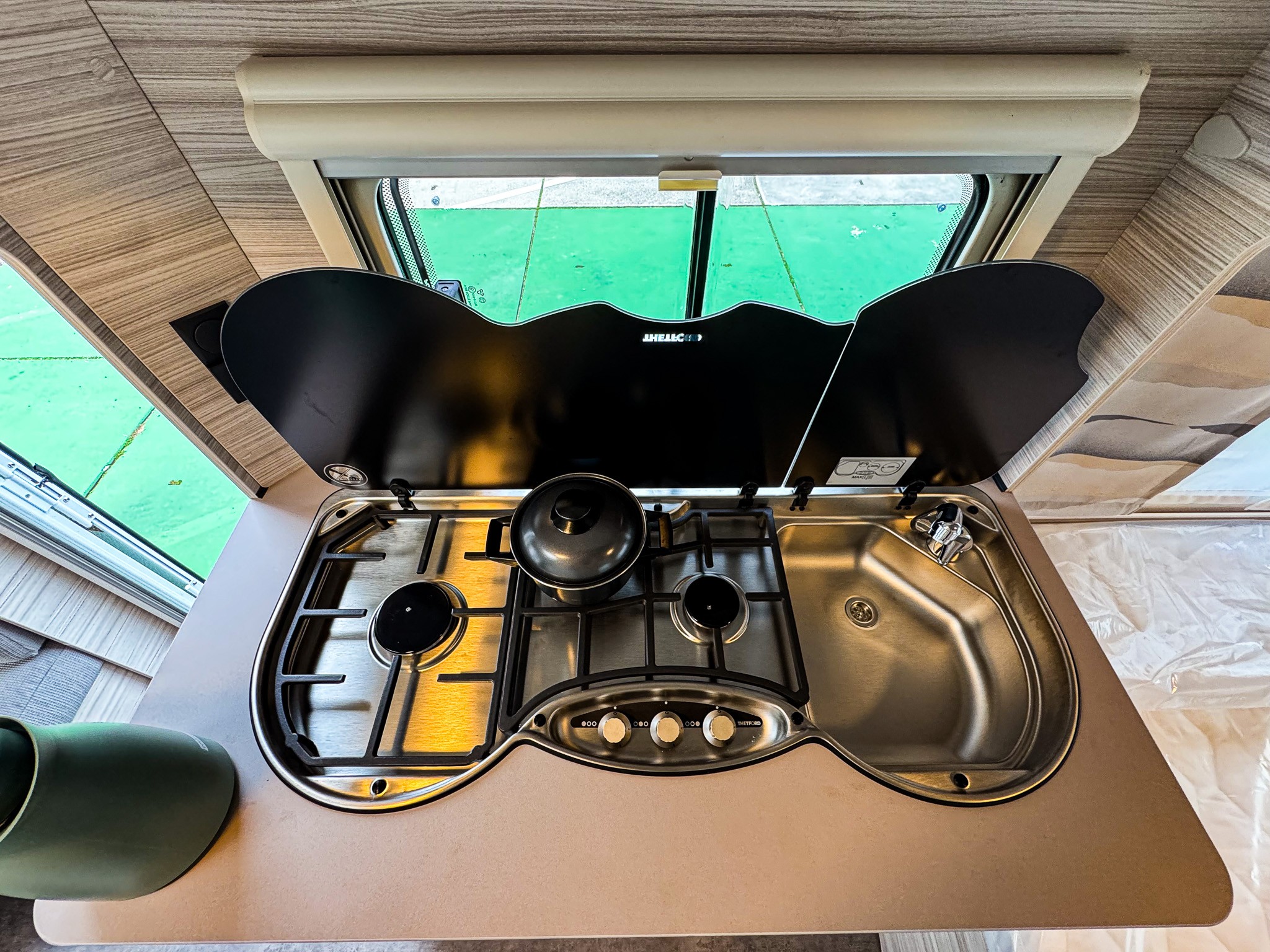 Dethleffs C-Joy 460 EL Active Active-pakket foto 9