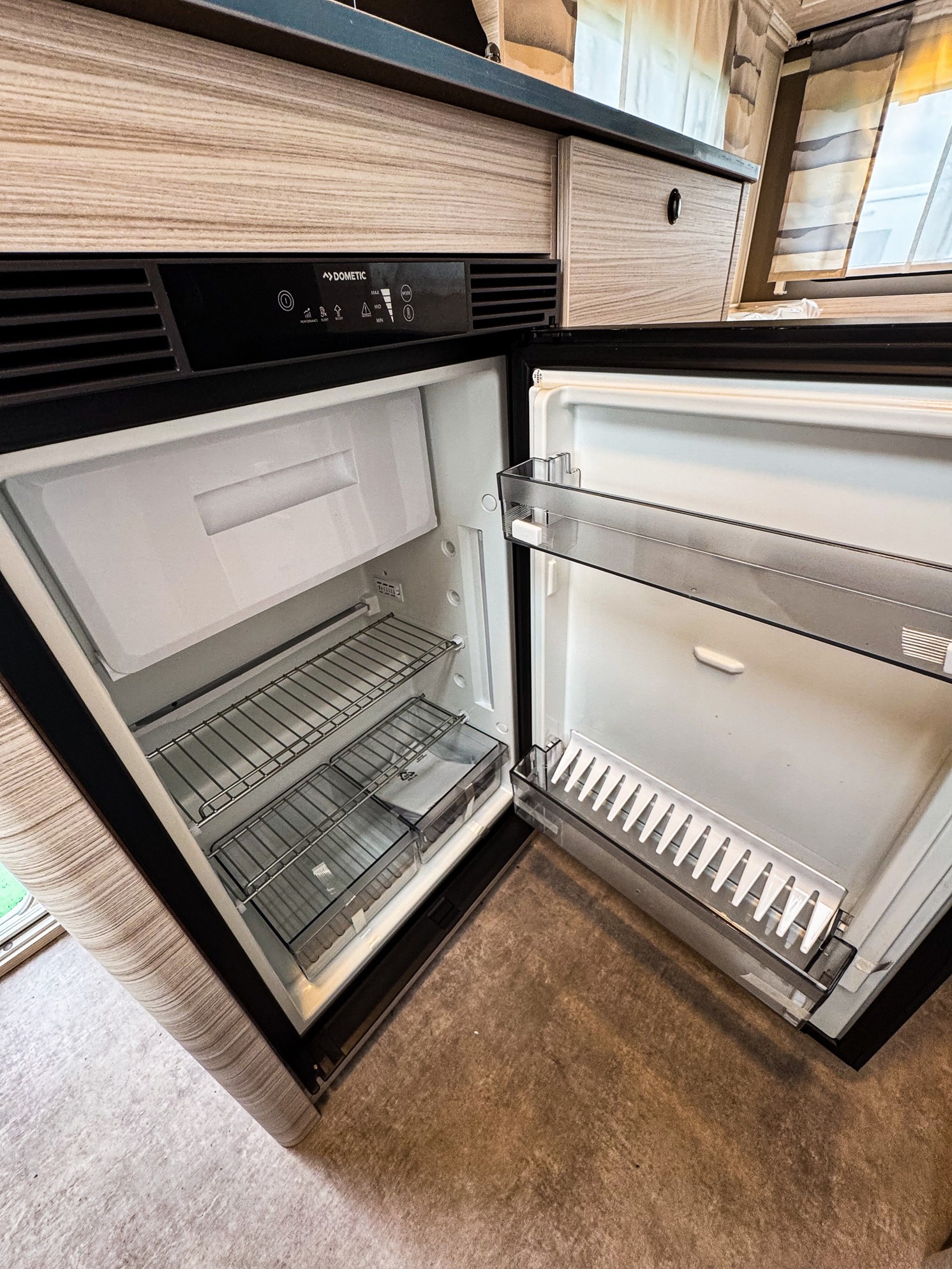 Dethleffs C-Joy 460 EL Active Active-pakket foto 11