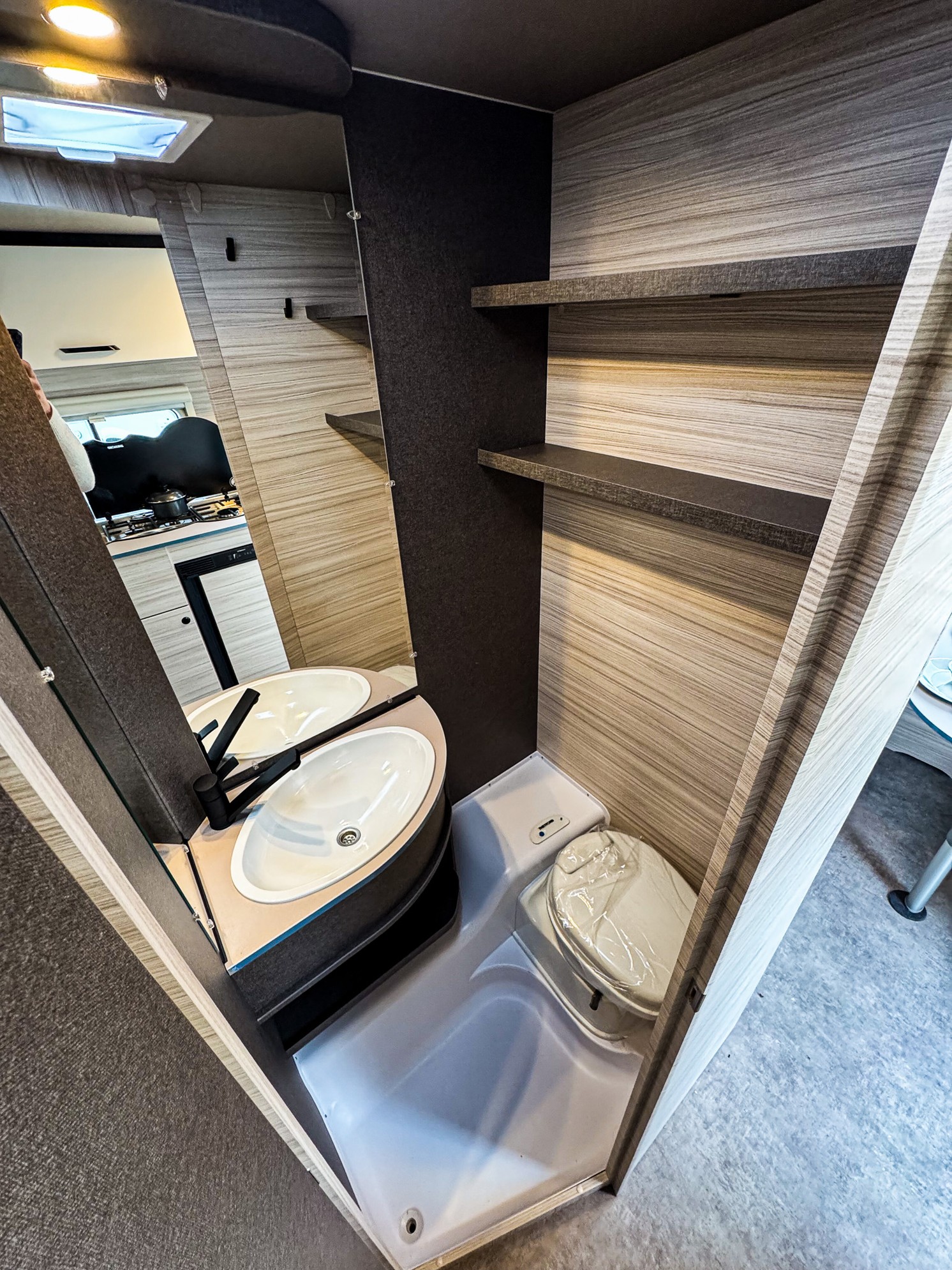 Dethleffs C-Joy 460 EL Active Active-pakket foto 15