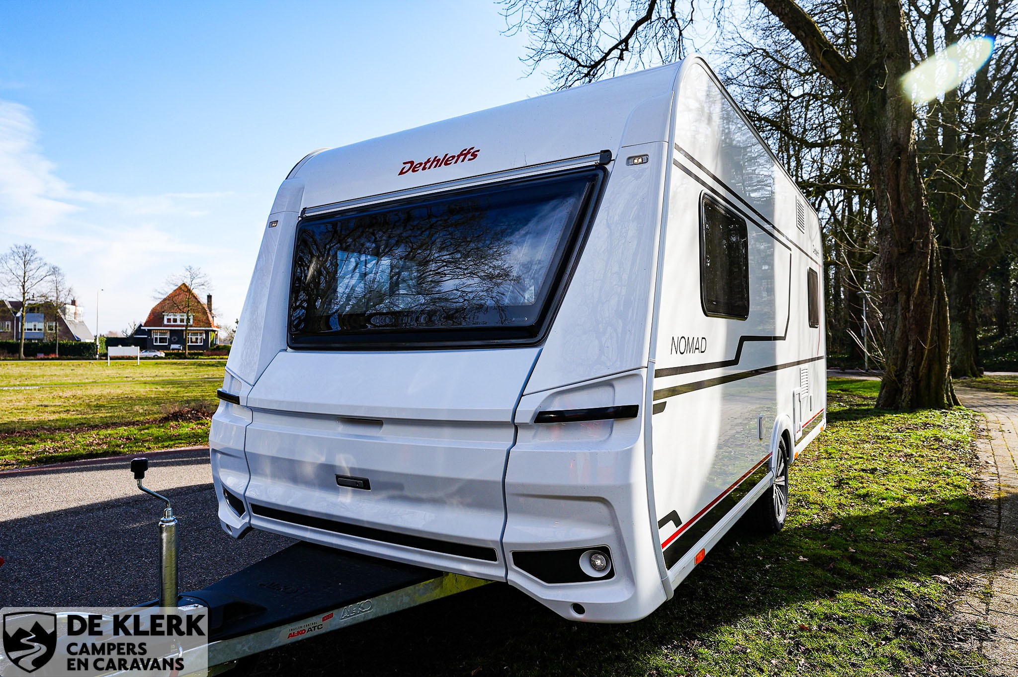 Dethleffs Nomad 460 EL Gratis mover en luifel foto 7