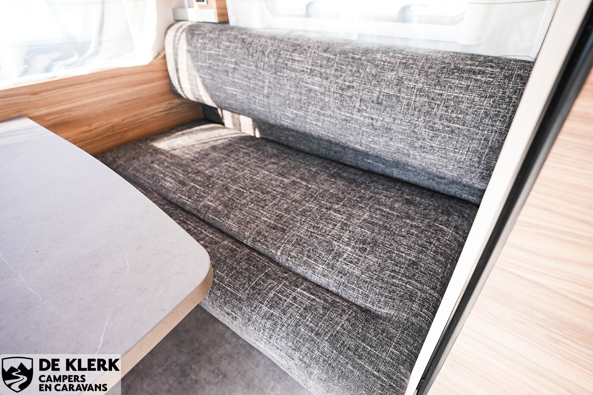 Dethleffs Nomad 460 EL Gratis mover en luifel foto 18