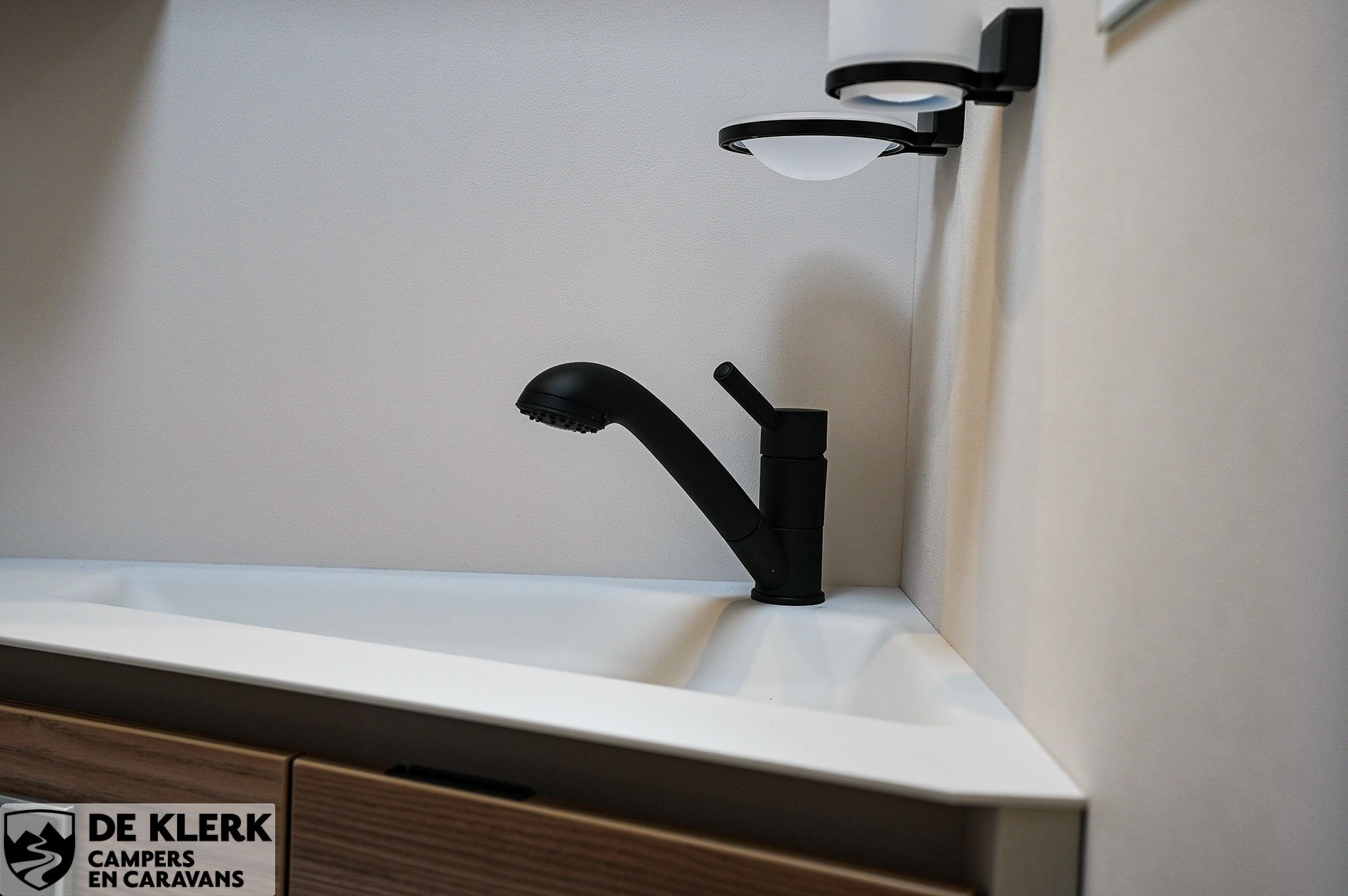 Dethleffs Nomad 460 EL Gratis mover en luifel foto 20