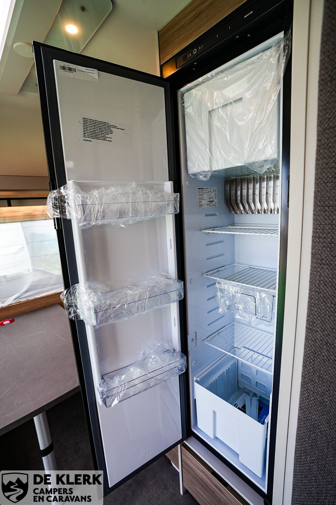 Dethleffs Nomad 460 EL Gratis mover en luifel foto 12