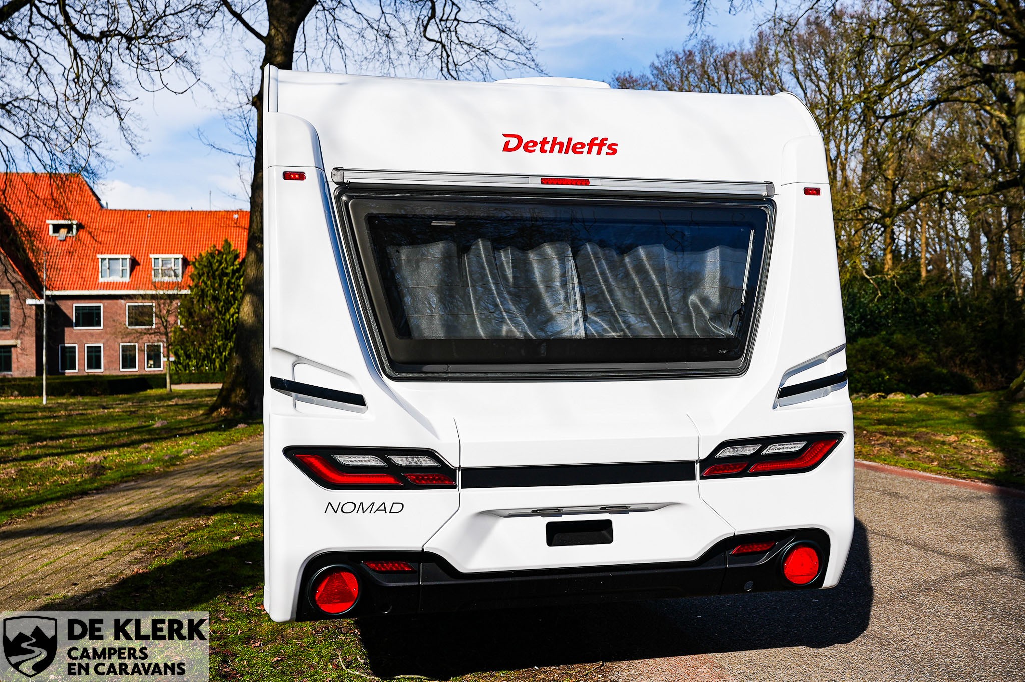 Dethleffs Nomad 460 EL Gratis mover en luifel foto 4