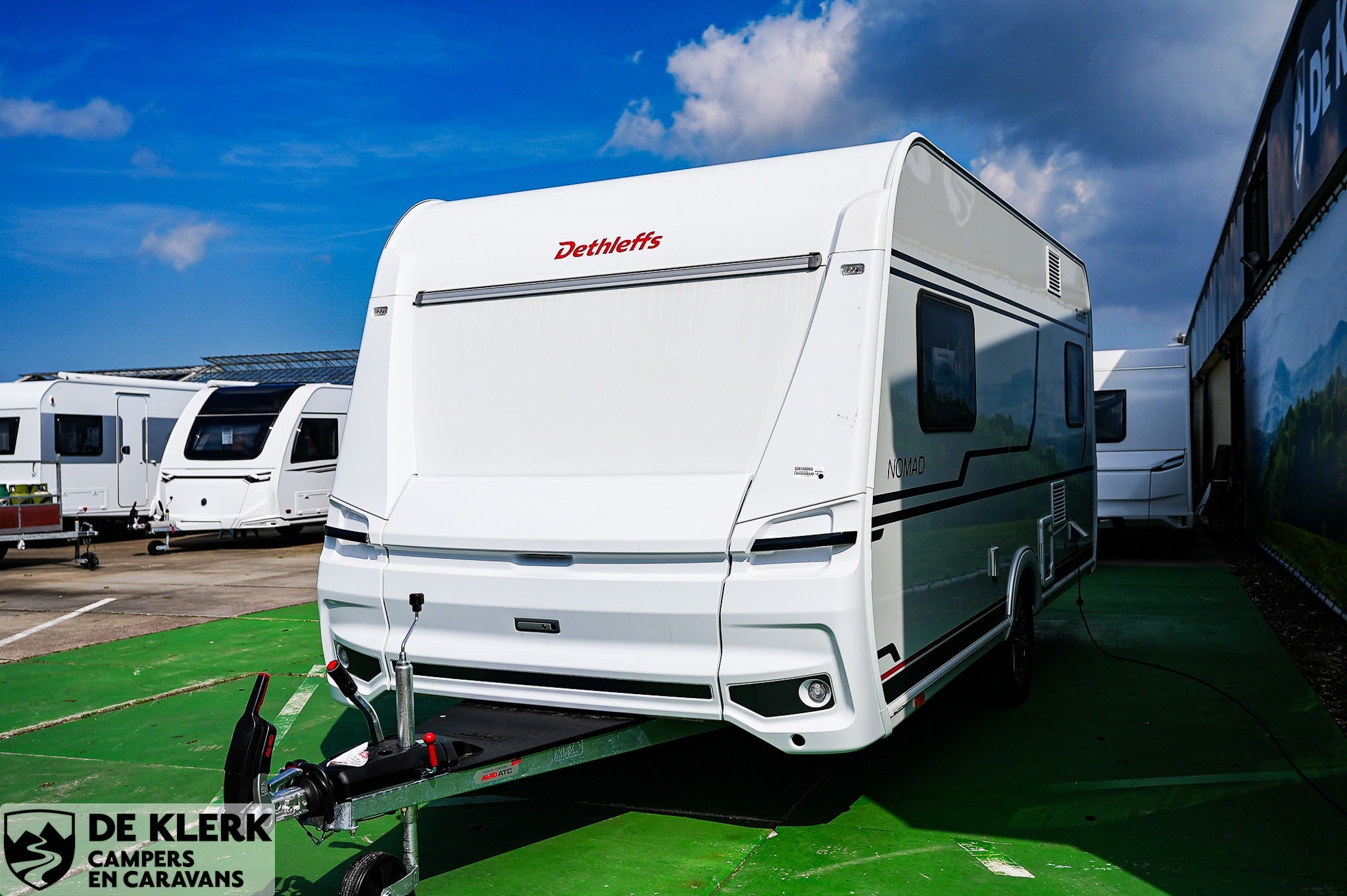 Dethleffs Nomad 460 EL Gratis mover en luifel foto 4