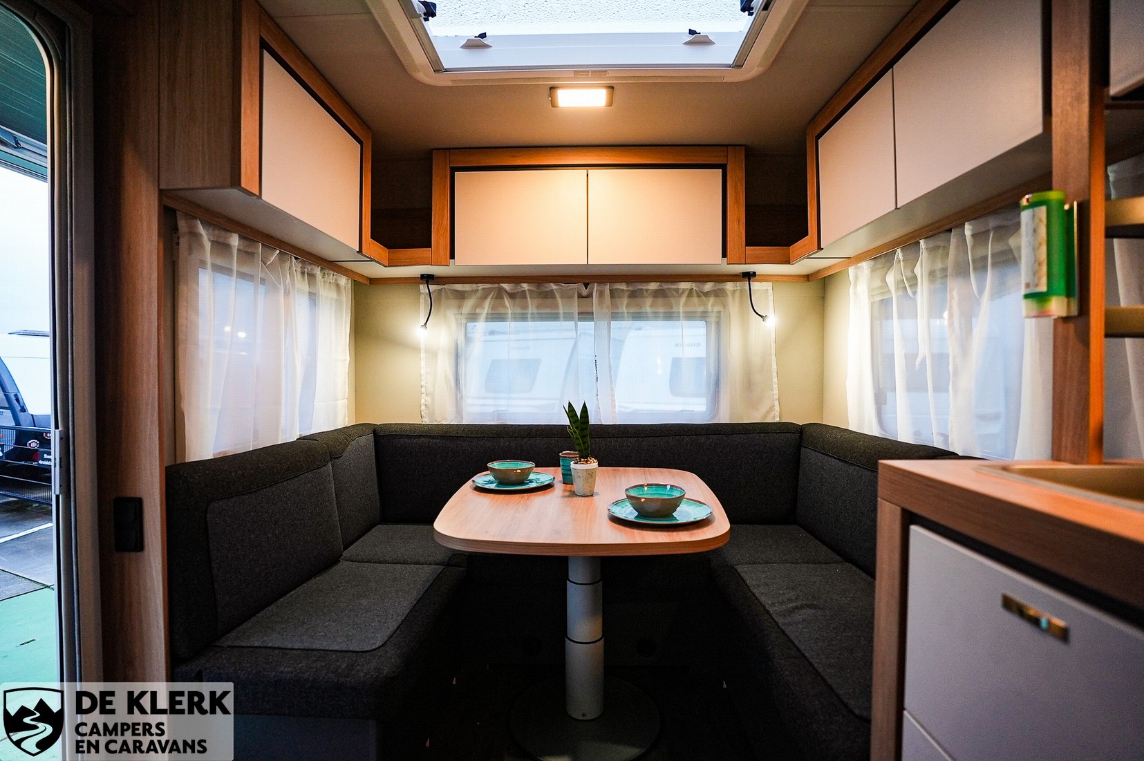 Knaus SPORT 450 FU gas uitvoering Gratis mover en luifel foto 7