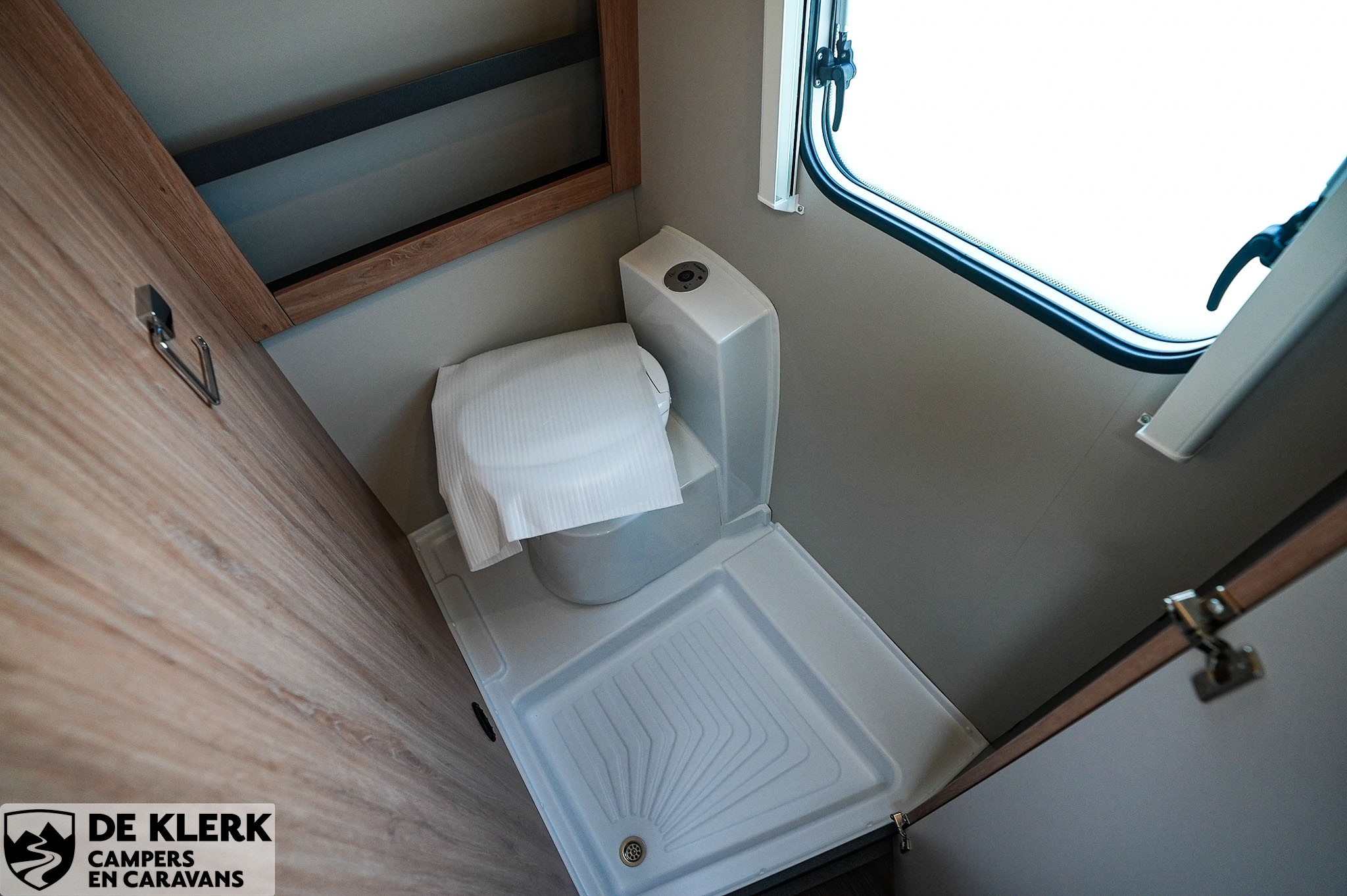 Knaus SPORT 450 FU gas uitvoering Gratis mover en luifel foto 15