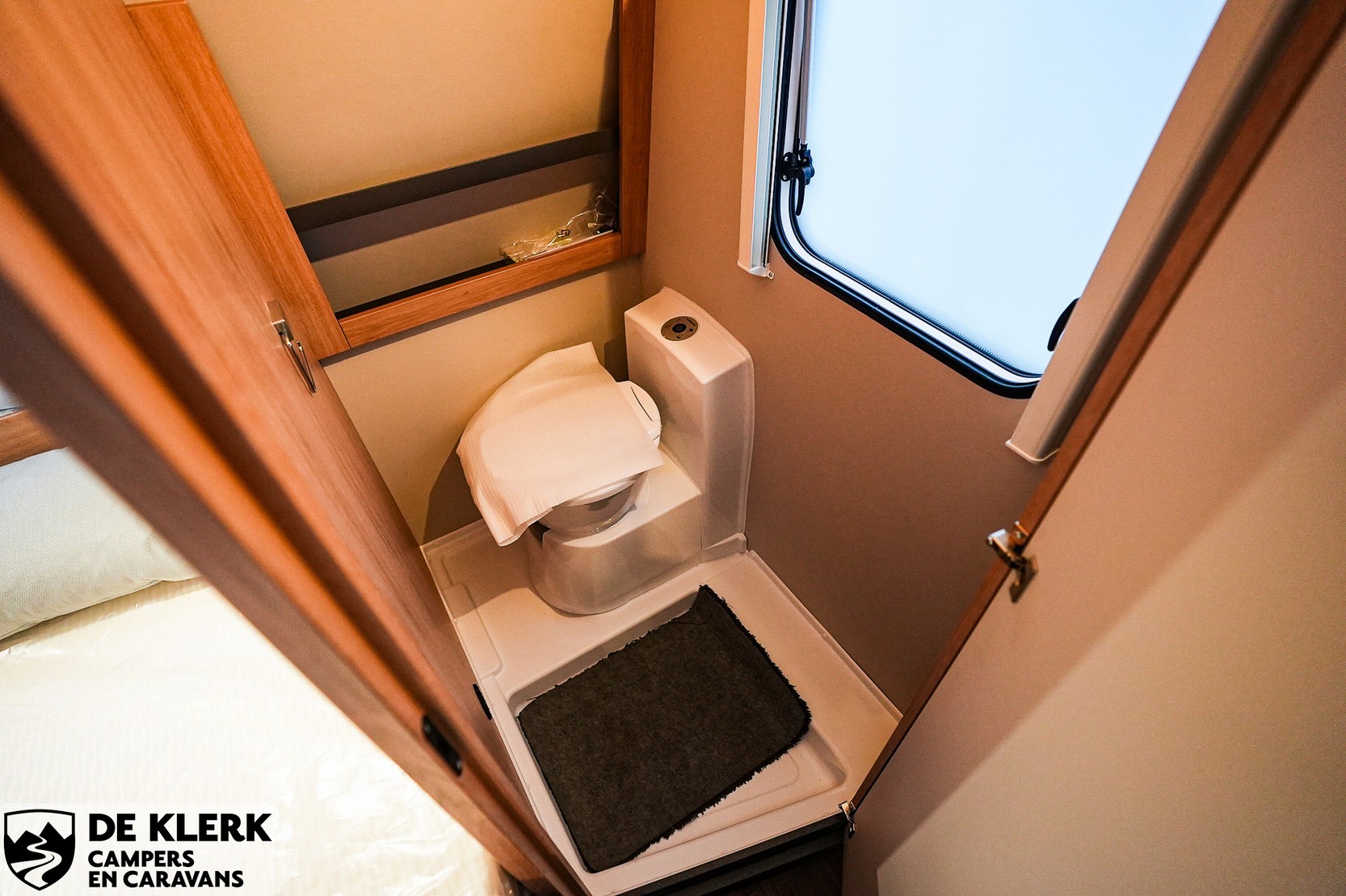 Knaus SPORT 450 FU gas uitvoering Gratis mover en luifel foto 16