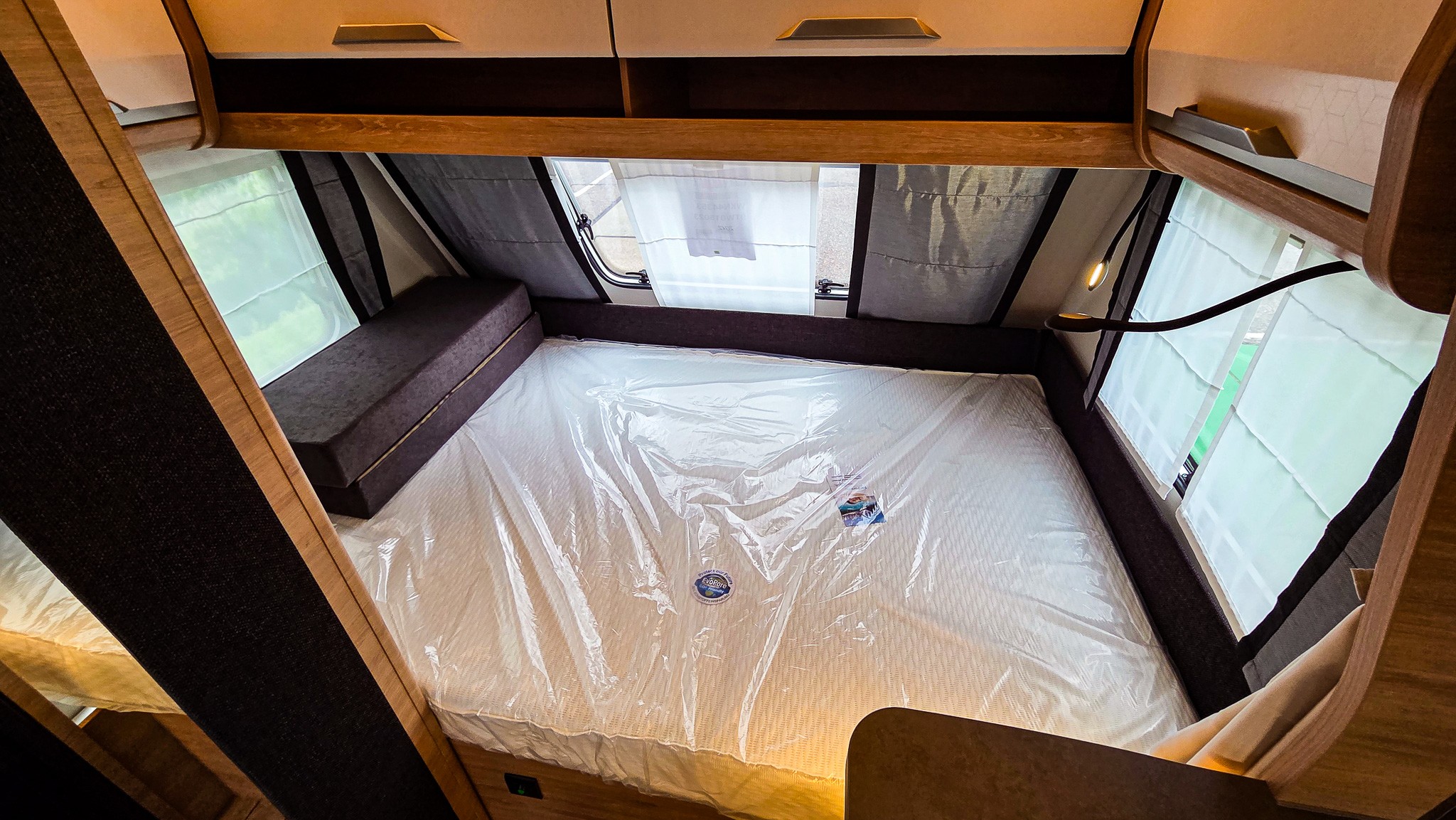 Knaus SUDWIND 420 QD Black Selection Campovolo grey 50% Deals foto 13